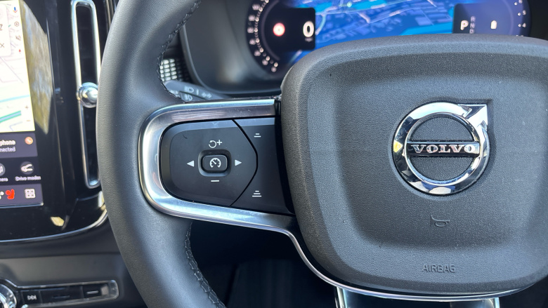 Volvo XC40 2.0 B4P Plus Dark 5dr Auto Petrol Estate